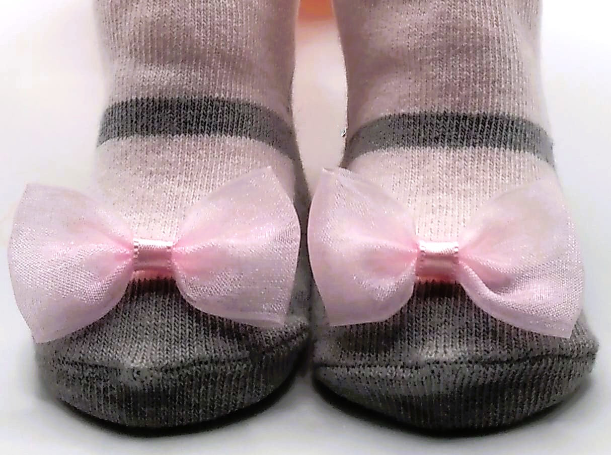 Grey Mary Jane tights with pink bow